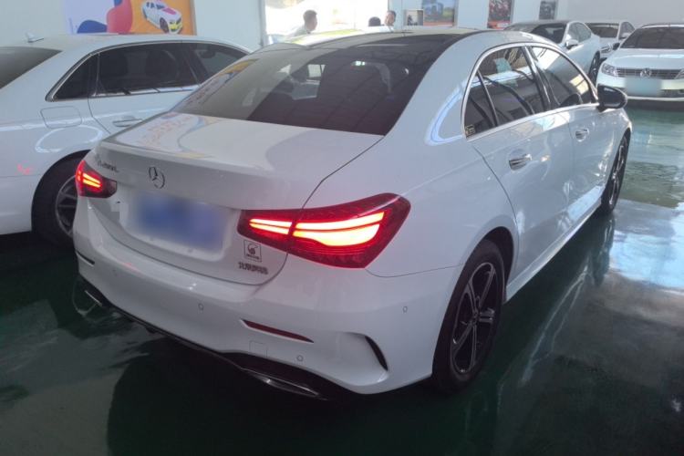 Mercedes-Benz A 200 L 2023 — фото 4