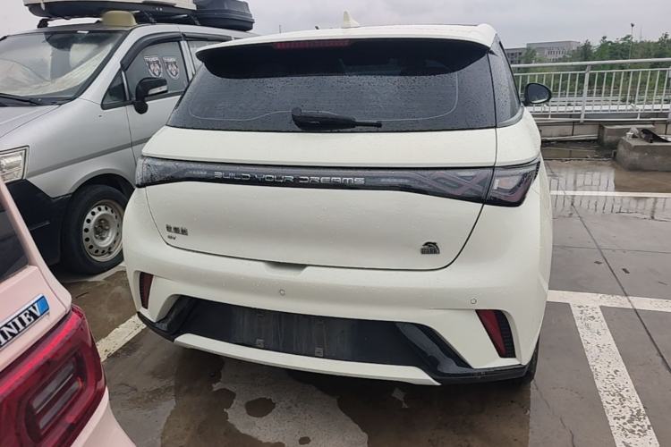 BYD Dolphin 2023 — 5