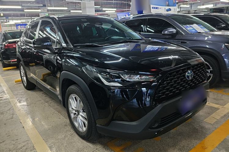 Toyota Corolla Cross 2023 — фото 3