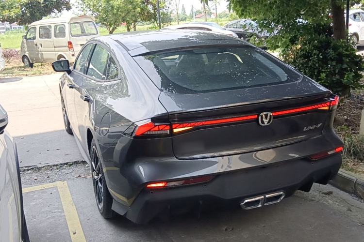 ChangAn UNI-V 2024 — 4