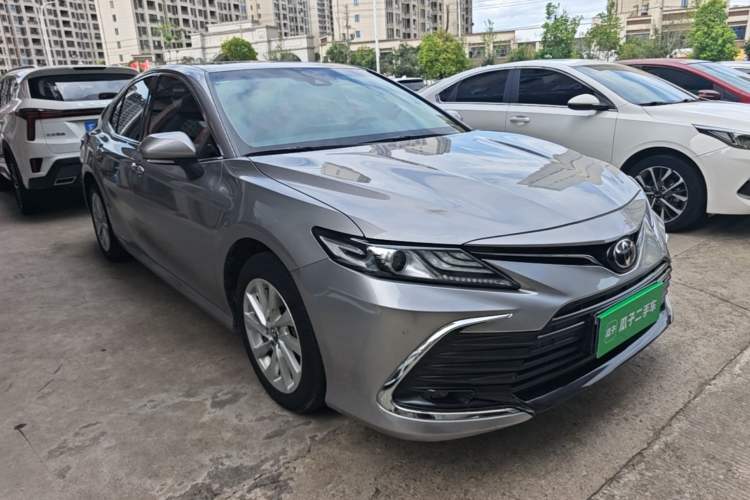 Toyota Camry 2021 — фото 3