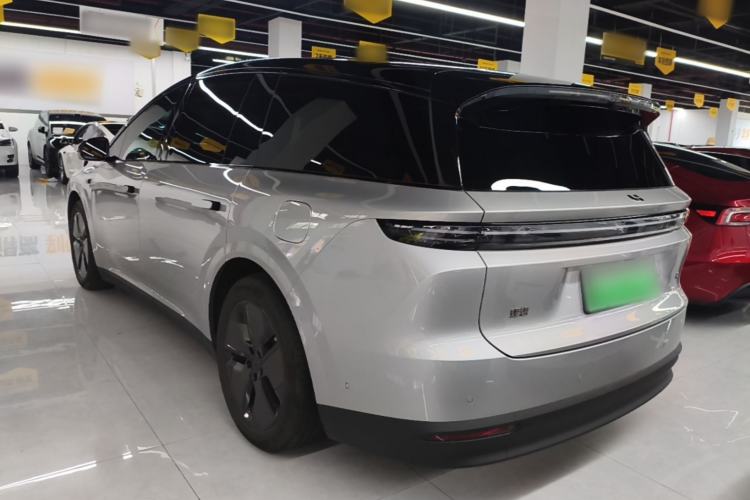 Li Auto i8 2025 — 4