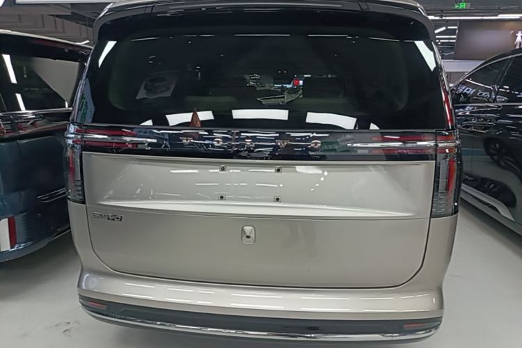 Volvo EM90 2025 — 5