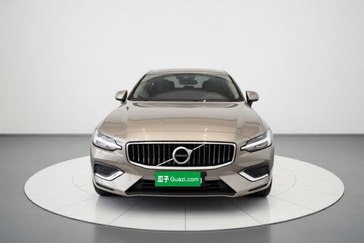 Volvo S60 2021 — фото 2
