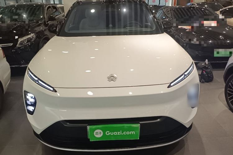 NIO ES8 2024 — 2