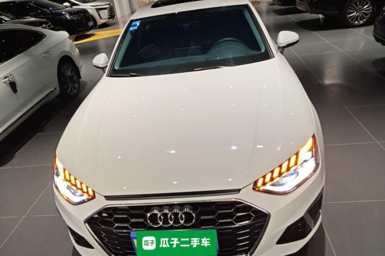 Audi A4 2022 — 2