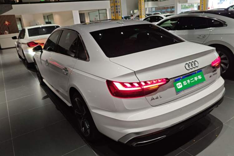 Audi A4 2022 — 4