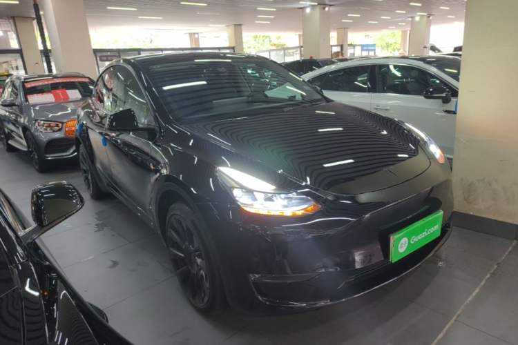 Tesla Model Y 2022 — 3