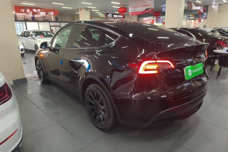 Tesla Model Y 2022 — 4