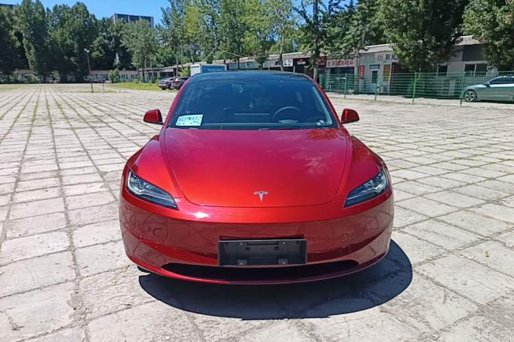 Tesla Model 3 2023 — 2