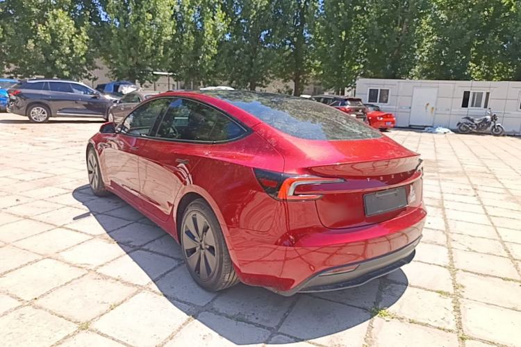Tesla Model 3 2023 — 4
