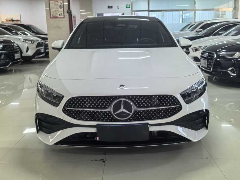 Mercedes-Benz A 200 L 2025 — фото 3