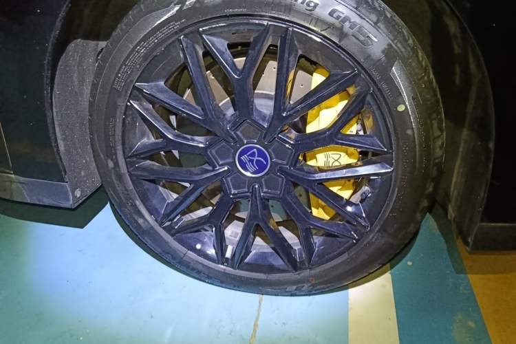 BYD Han 2023 — 5