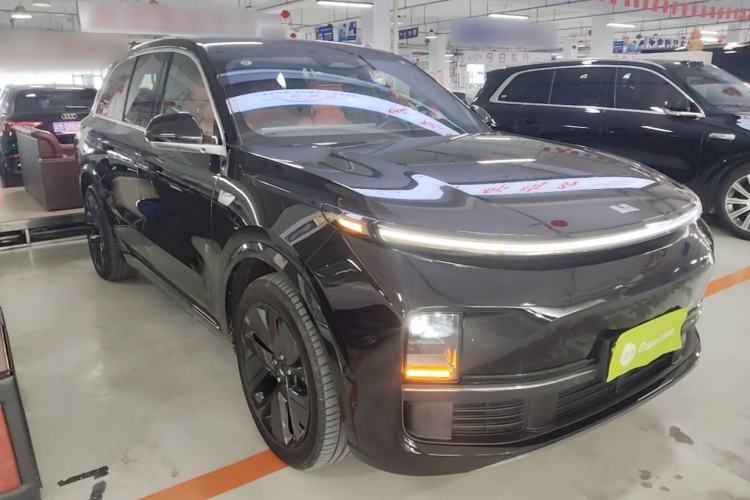 Li Auto L8 2023 — 3