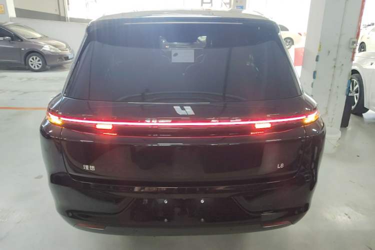 Li Auto L8 2023 — 5