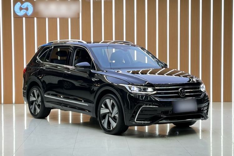 Volkswagen Tiguan L 2023 — 2