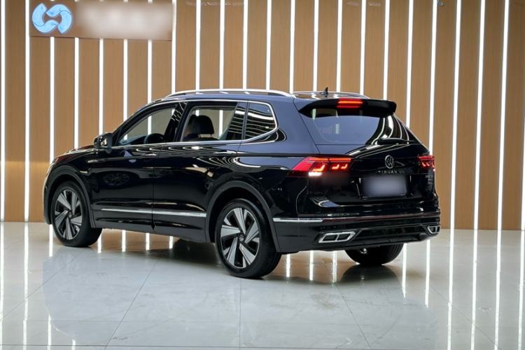 Volkswagen Tiguan L 2023 — 3