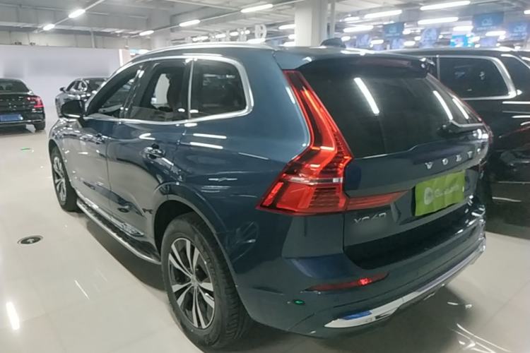 Volvo XC60 2023 — фото 4