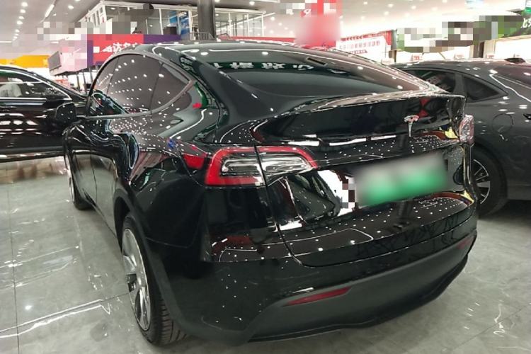 Tesla Model Y 2021 — 4