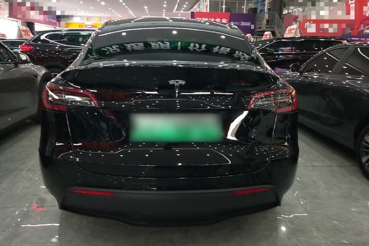 Tesla Model Y 2021 — 5