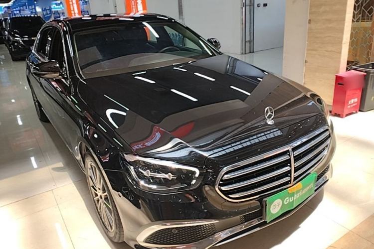 Mercedes-Benz E 260 L 2023 — 3