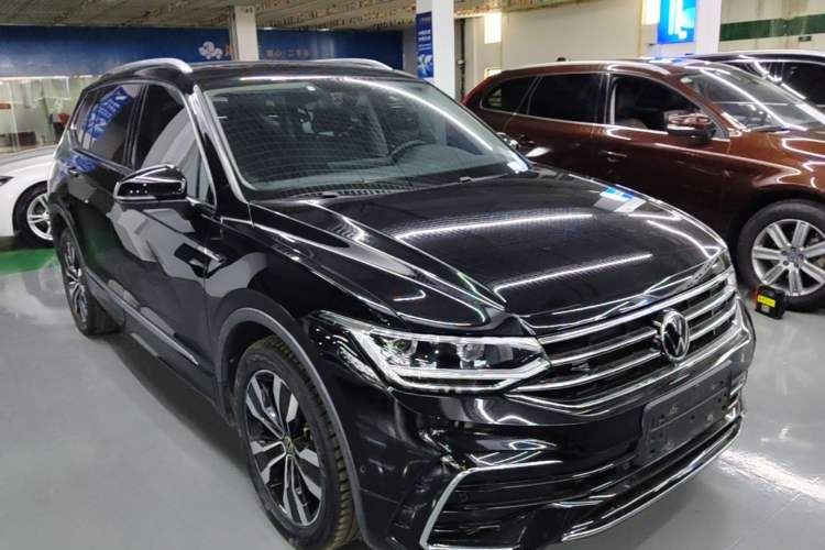 Volkswagen Tiguan L 2022 — 3