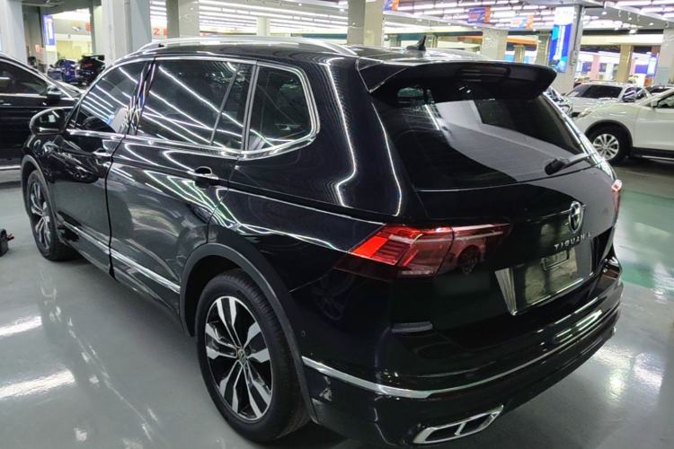 Volkswagen Tiguan L 2022 — 4