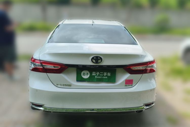 Toyota Camry 2023 — фото 3
