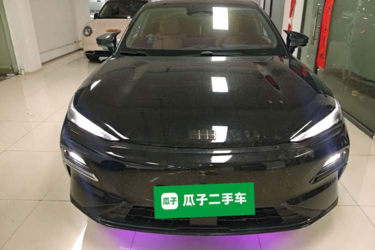 Geely Galaxy 8 2025 — 2