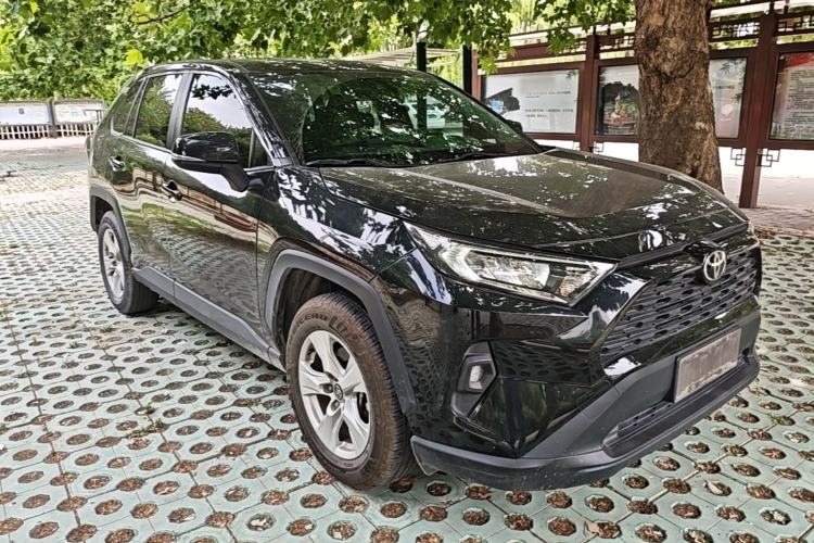 Toyota RAV4 2023 — 3