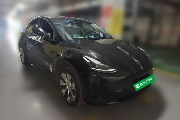 Tesla Model Y 2022 — 3