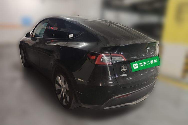 Tesla Model Y 2022 — 4