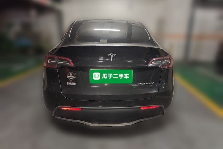 Tesla Model Y 2022 — 5