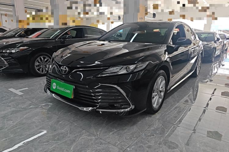 Toyota Camry 2023 — фото 1