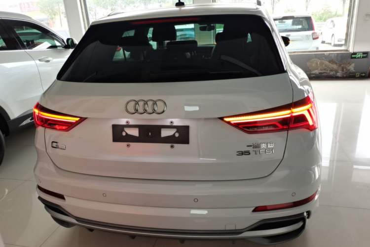 Audi Q3 2022 — 5