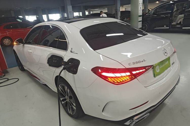 Mercedes-Benz C 350 eL 2023 — 4