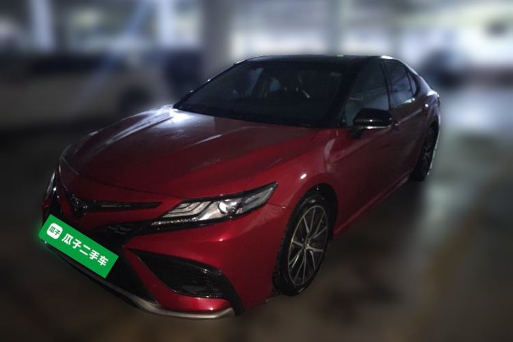 Toyota Camry 2021 — фото 1