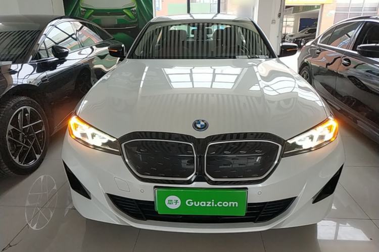 BMW i3 2023 — 2