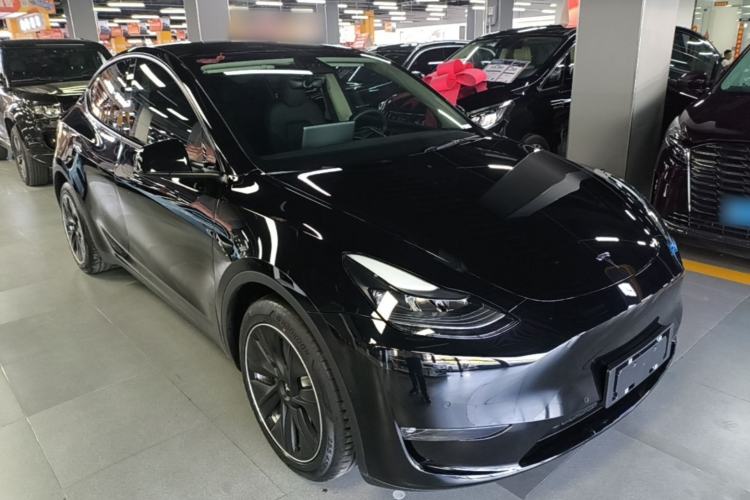 Tesla Model Y 2021 — 3