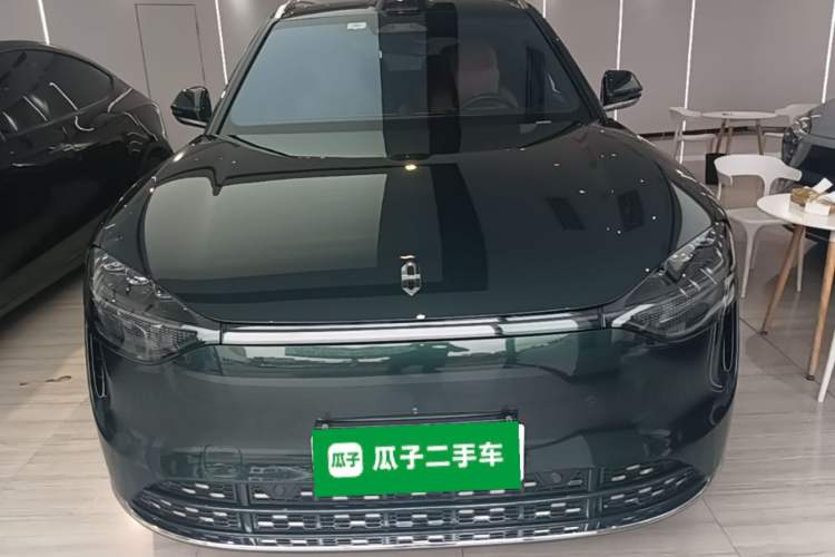 AITO M9 2024 — 2